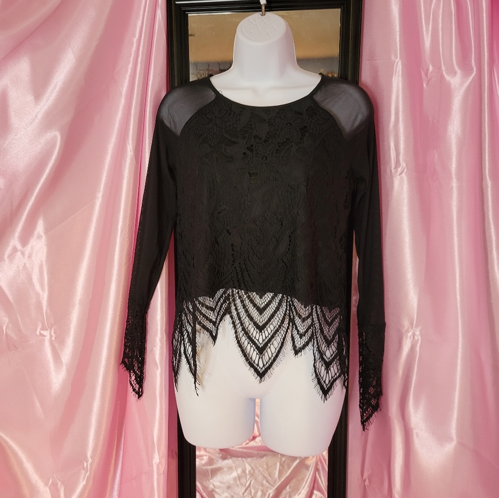 Lace long sleeve top - Picture 2 of 12